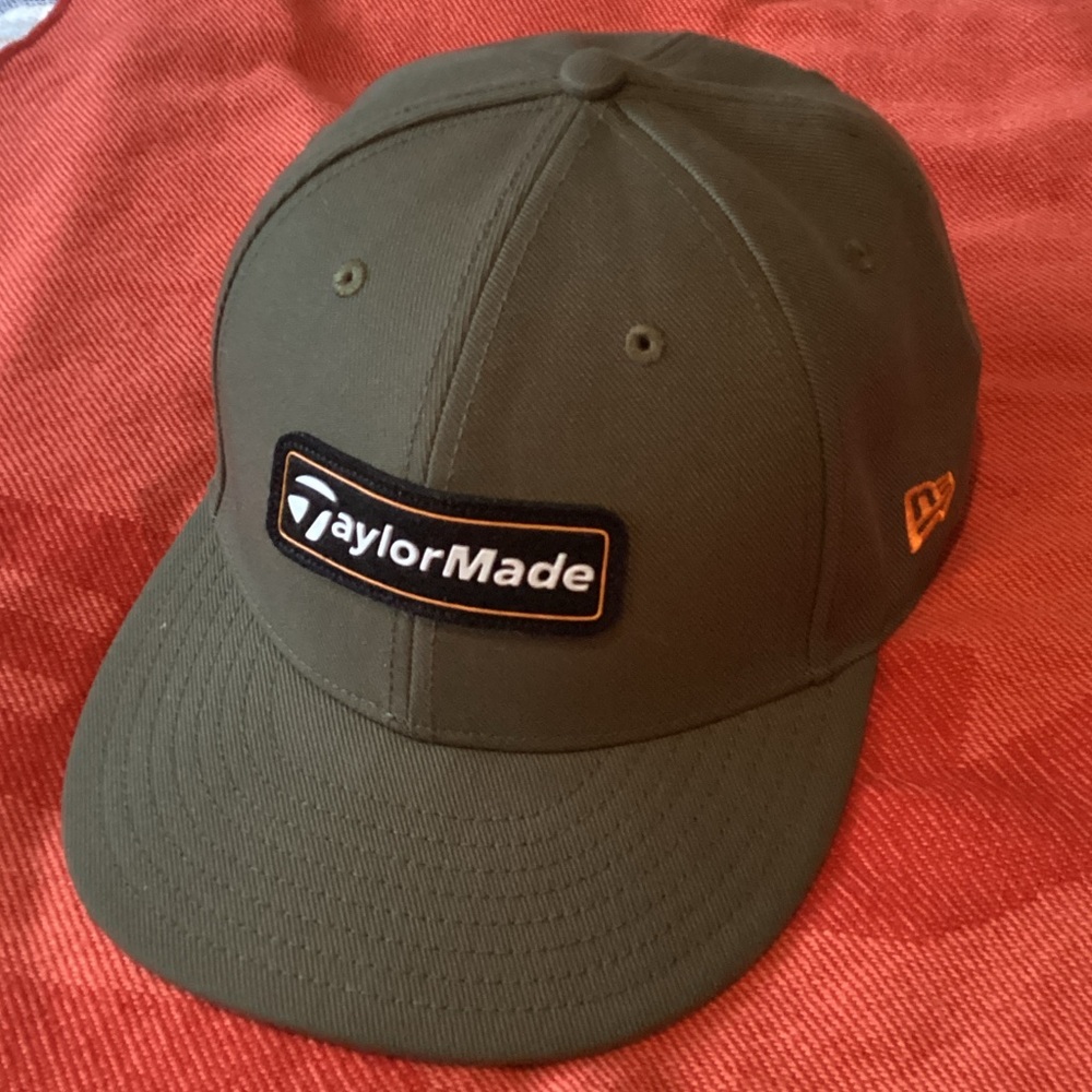 TaylorMade Plaid Brim Cap EUC